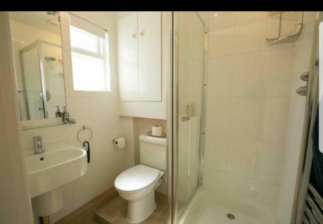 Beautiful One Bedroom Ground Floor Apartment With Parking Exeter Exterior foto