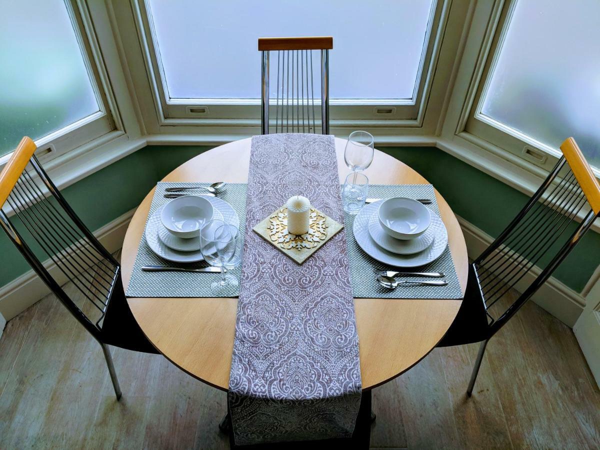 Beautiful One Bedroom Ground Floor Apartment With Parking Exeter Exterior foto